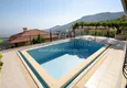 Buy Detached villa with pool and garden from the owner 8 