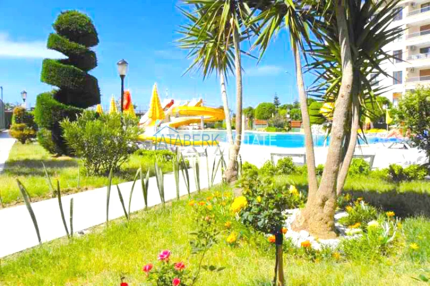Apartments in a European complex on the first line from the sea in Tosmur 18