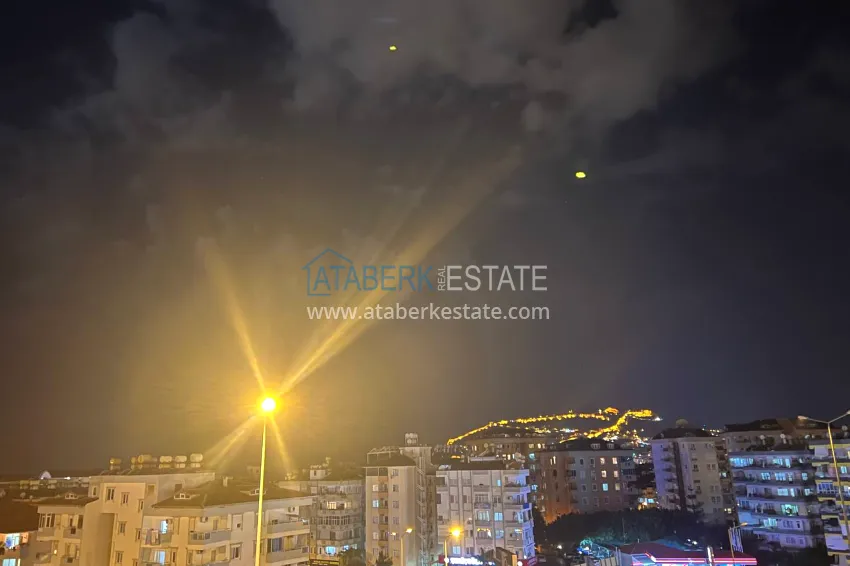 Duplex in the center of Alanya with a separate kitchen, a view of the sea and the historical fortress 3