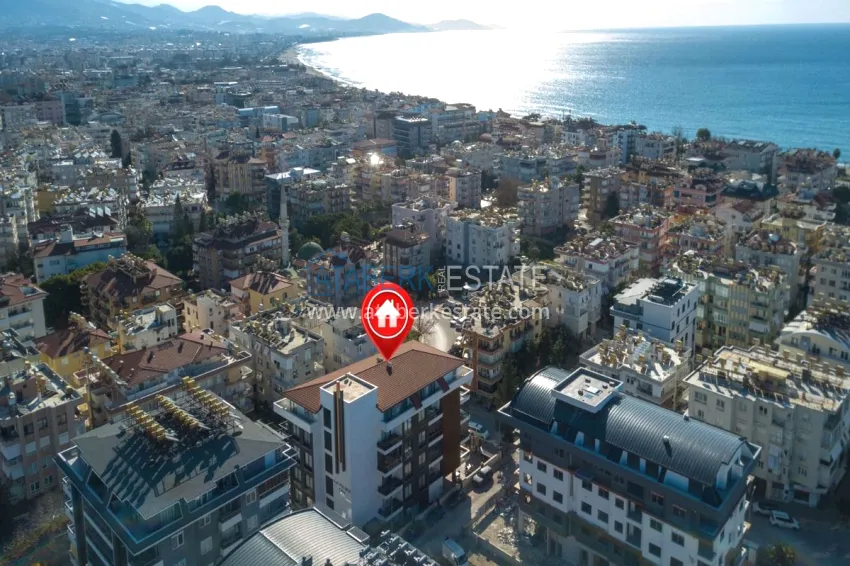 2+1 penthouse duplex with furniture in an area open to residence permits, Alanya center 1