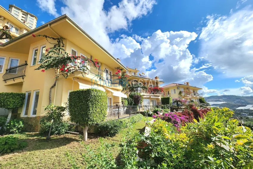 View two-storey villa with luxurious furniture and sea view, Mahmutlar district - Alanya 9