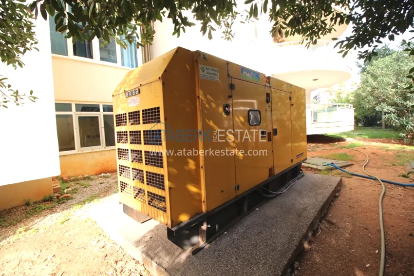 Linear apartment 3+1 on the first coastline in Tosmur area. The property is suitable for residence permit 13