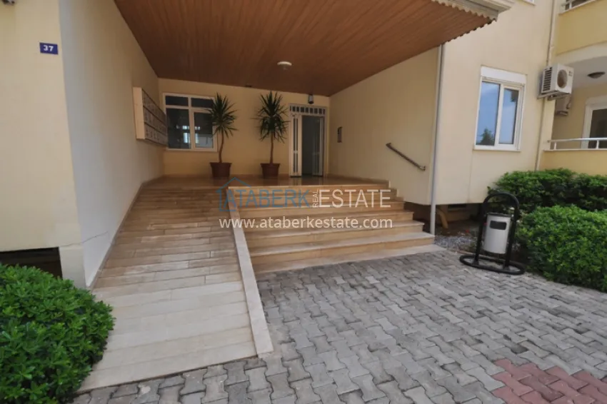 Linear apartment 3+1 on the first coastline in Tosmur area. The property is suitable for residence permit 14