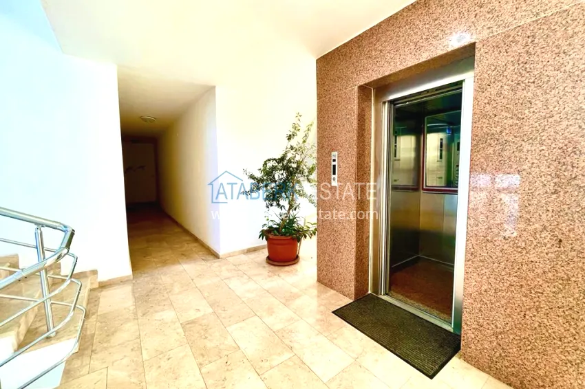 Linear apartment 3+1 on the first coastline in Tosmur area. The property is suitable for residence permit 17