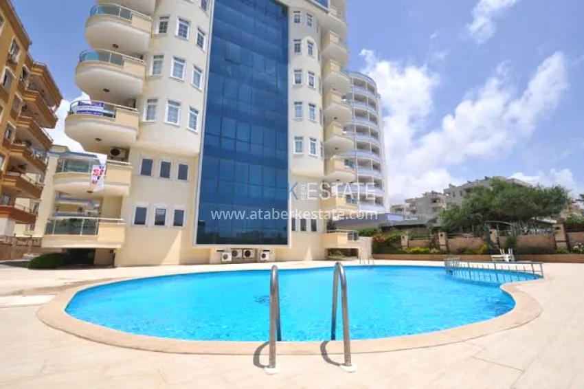 Linear apartment 3+1 on the first coastline in Tosmur area. The property is suitable for residence permit 3