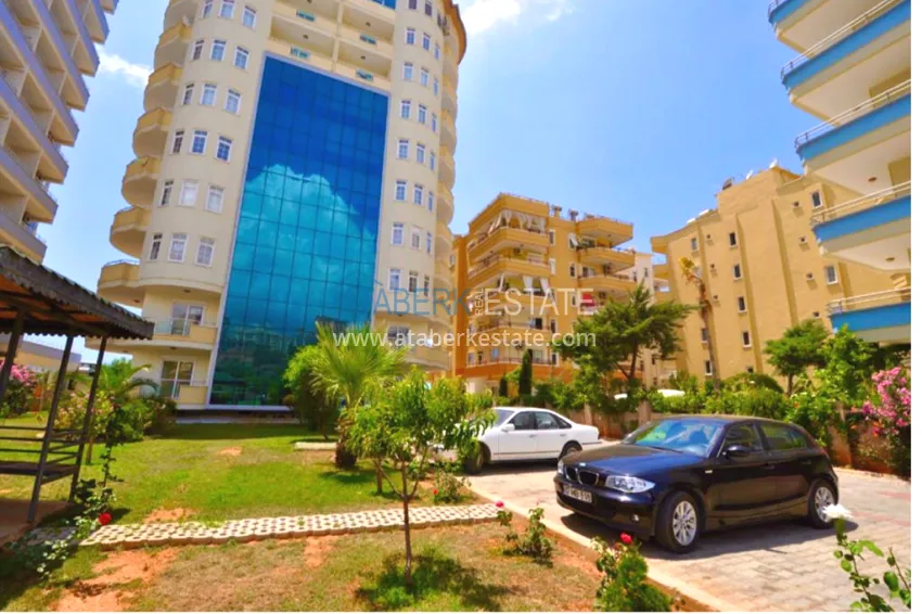 Linear apartment 3+1 on the first coastline in Tosmur area. The property is suitable for residence permit 5