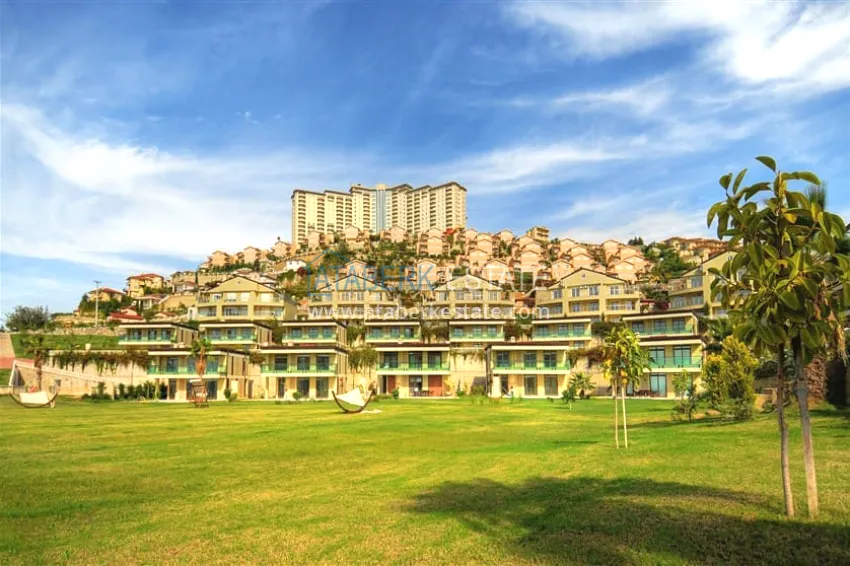 Duplex with exclusive concept furniture and luxurious panoramic views — Alanya, Mahmutlar district 1