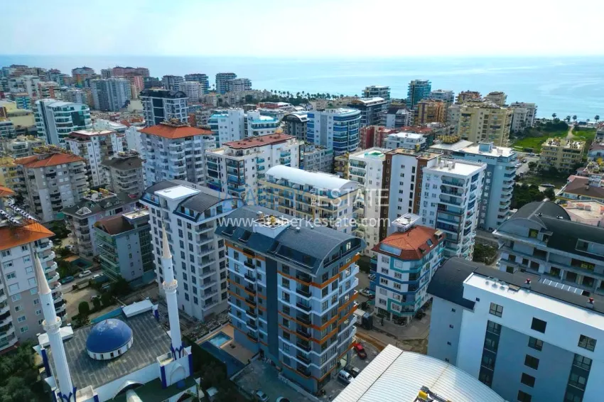 Apartments in Mahmutlar of various layouts in a complex under construction 2