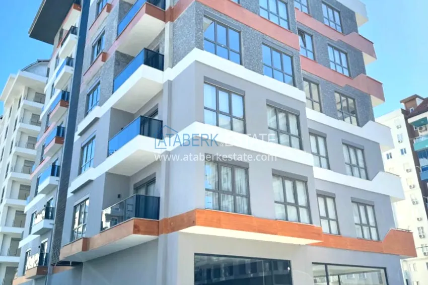 Apartments in Mahmutlar of various layouts in a complex under construction 5