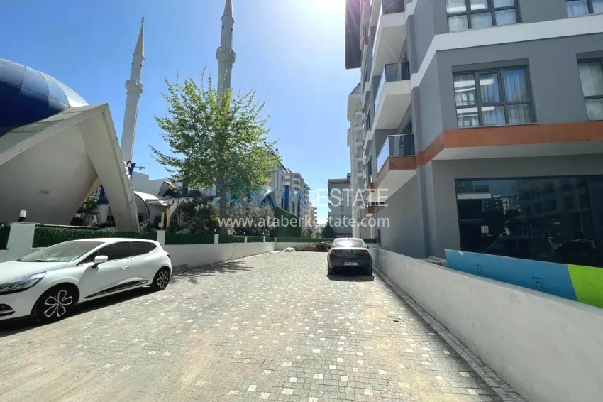 Apartments in Mahmutlar of various layouts in a complex under construction 6