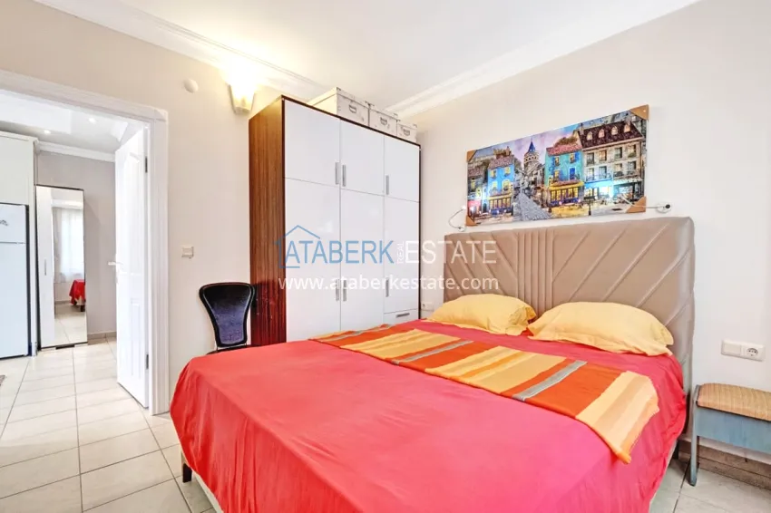 Purchase Turnkey one-bedroom apartment with a glazed balcony near Cleopatra Beach - Alanya Center 11