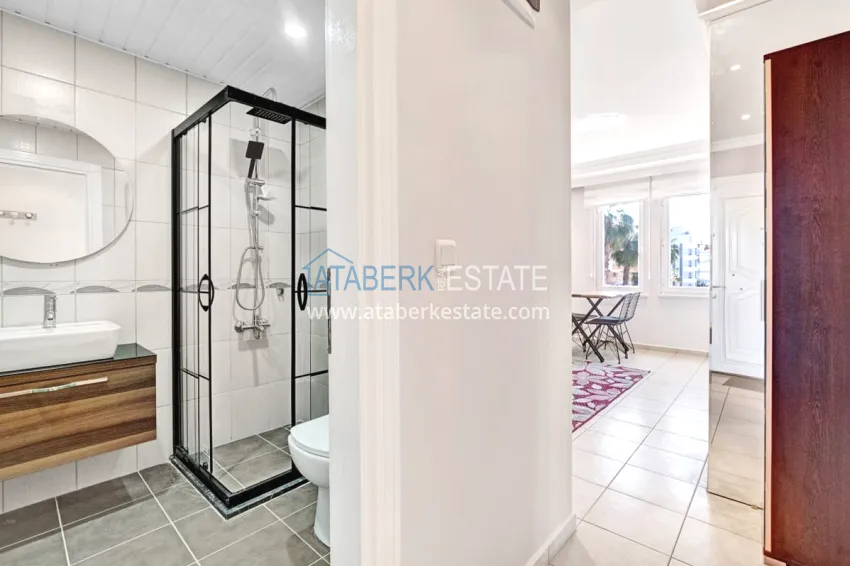 Purchase Turnkey one-bedroom apartment with a glazed balcony near Cleopatra Beach - Alanya Center 12