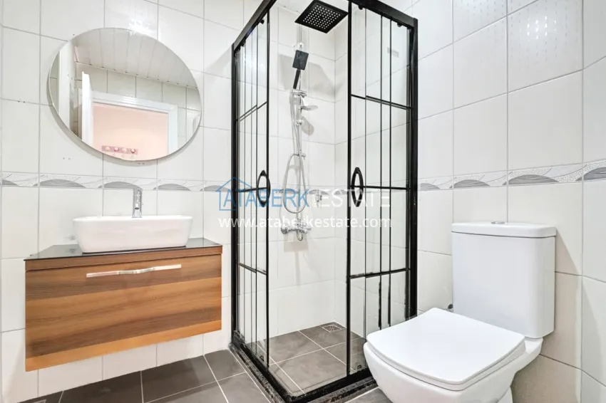 Purchase Turnkey one-bedroom apartment with a glazed balcony near Cleopatra Beach - Alanya Center 13