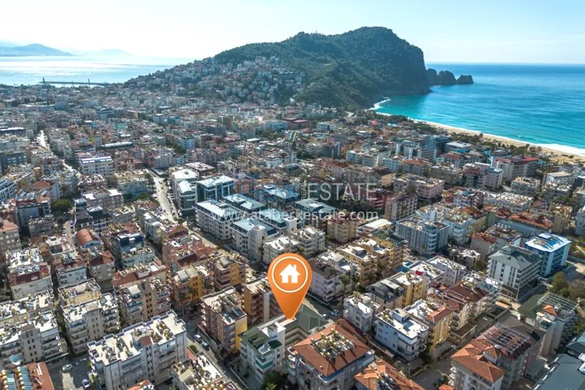 Turnkey one-bedroom apartment with a glazed balcony near Cleopatra Beach - Alanya Center 1