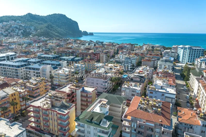 Turnkey one-bedroom apartment with a glazed balcony near Cleopatra Beach - Alanya Center 2