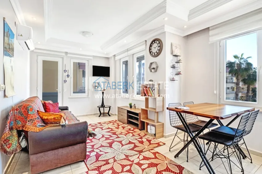 Purchase Turnkey one-bedroom apartment with a glazed balcony near Cleopatra Beach - Alanya Center 3