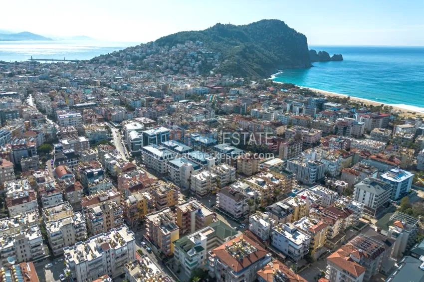 Turnkey one-bedroom apartment with a glazed balcony near Cleopatra Beach - Alanya Center 4