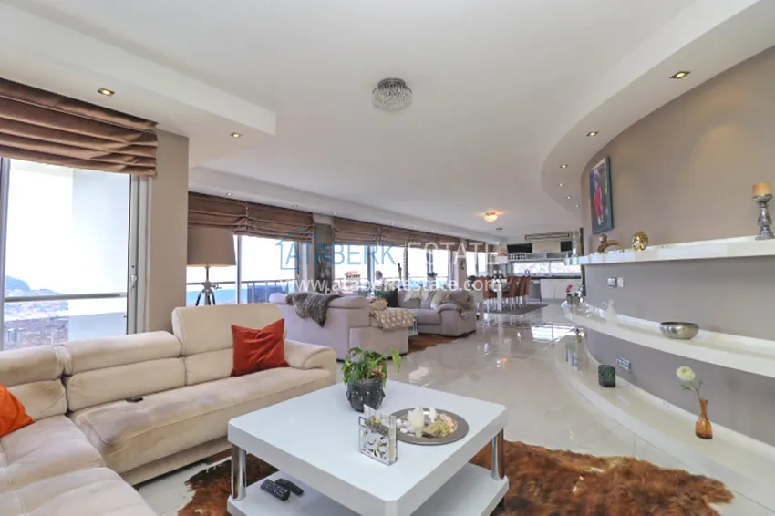 Purchase Luxury villa with panoramic views of the sea and the castle in Alanya — Kucukhasbahce district 5