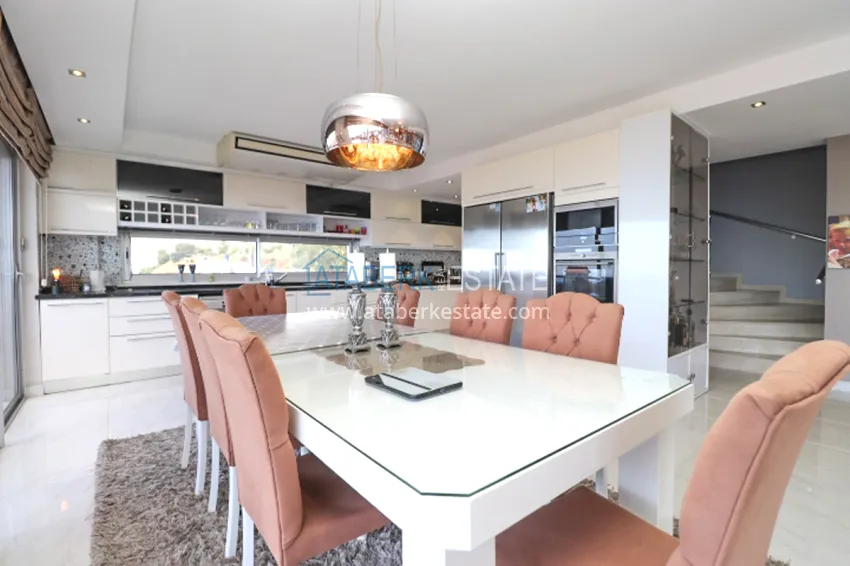 Purchase Luxury villa with panoramic views of the sea and the castle in Alanya — Kucukhasbahce district 9