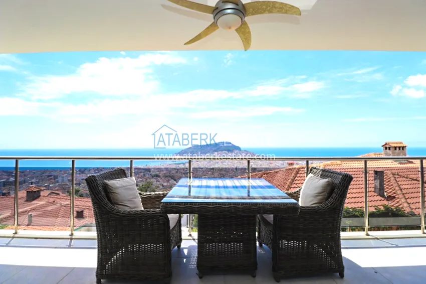 Purchase Luxury villa with panoramic views of the sea and the castle in Alanya — Kucukhasbahce district 11