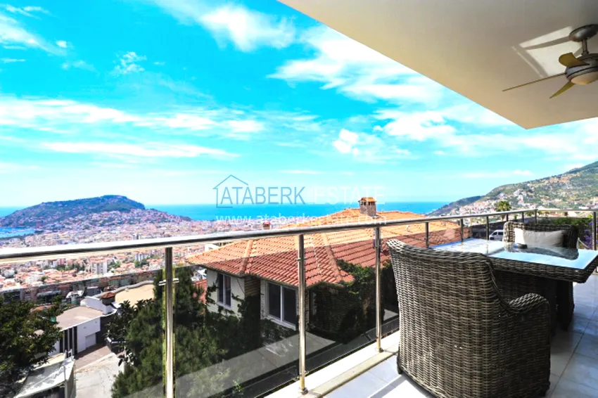 Purchase Luxury villa with panoramic views of the sea and the castle in Alanya — Kucukhasbahce district 12