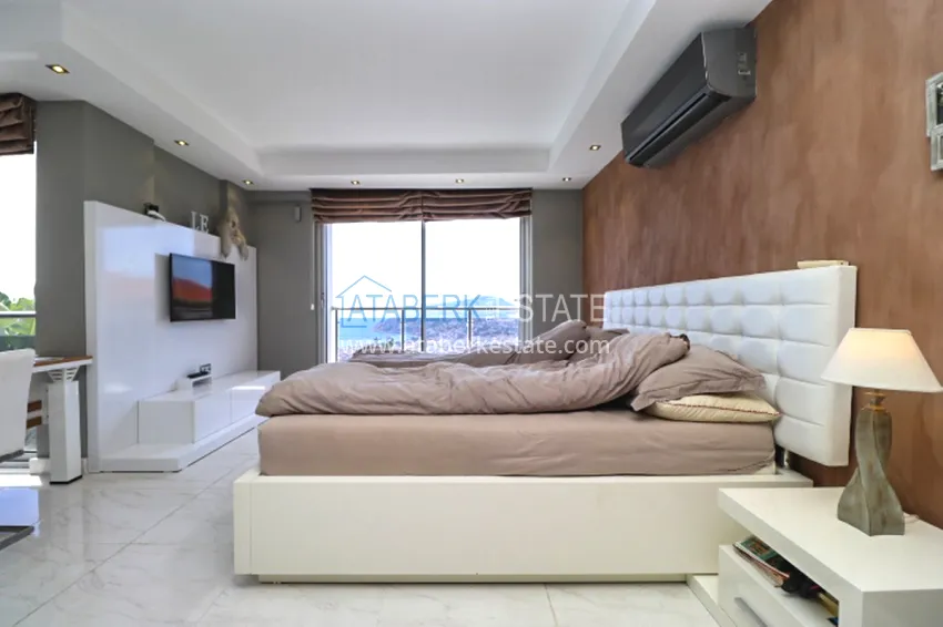 Purchase Luxury villa with panoramic views of the sea and the castle in Alanya — Kucukhasbahce district 27