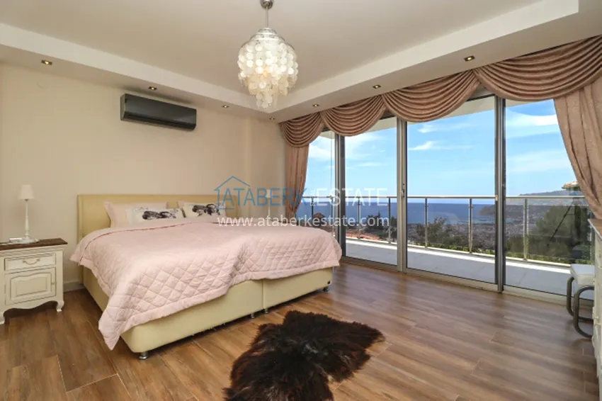 Purchase Luxury villa with panoramic views of the sea and the castle in Alanya — Kucukhasbahce district 38