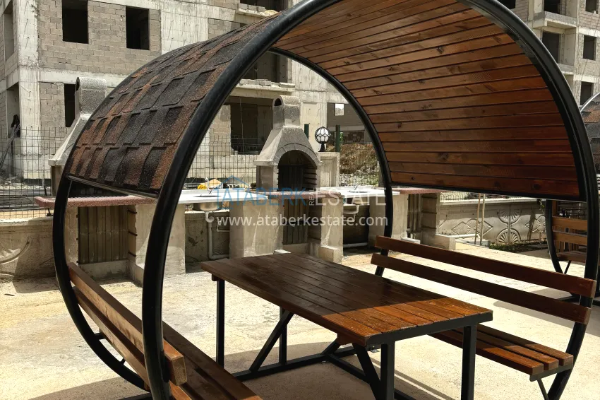 One bedroom apartment with new furniture, separate kitchen and 2 balconies in Mersin, Tomyuk 16
