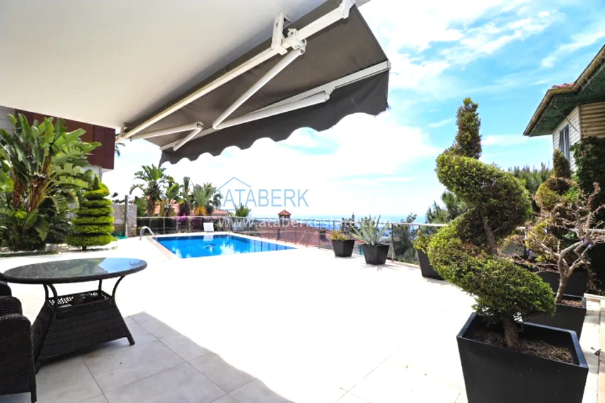 Luxury villa with panoramic views of the sea and the castle in Alanya — Kucukhasbahce district 12