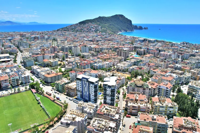 Turnkey three-room apartment in the center of Alanya, just 5 minutes from Cleopatra Beach 1 
