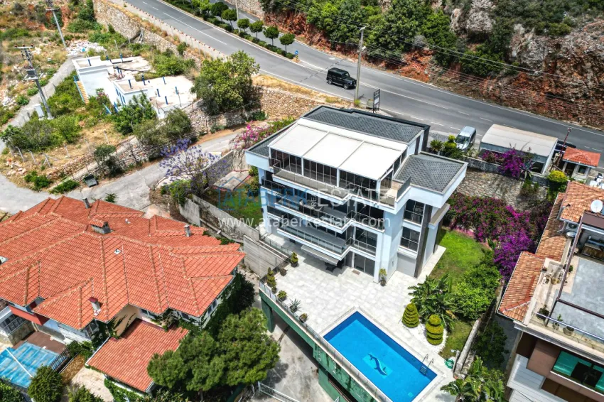 Luxury villa with panoramic views of the sea and the castle in Alanya — Kucukhasbahce district 2