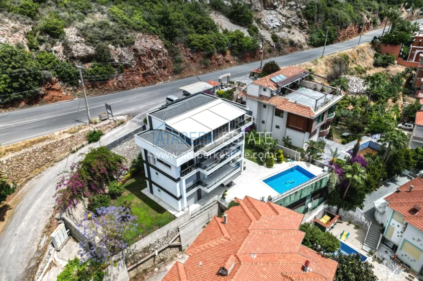 Luxury villa with panoramic views of the sea and the castle in Alanya — Kucukhasbahce district 3