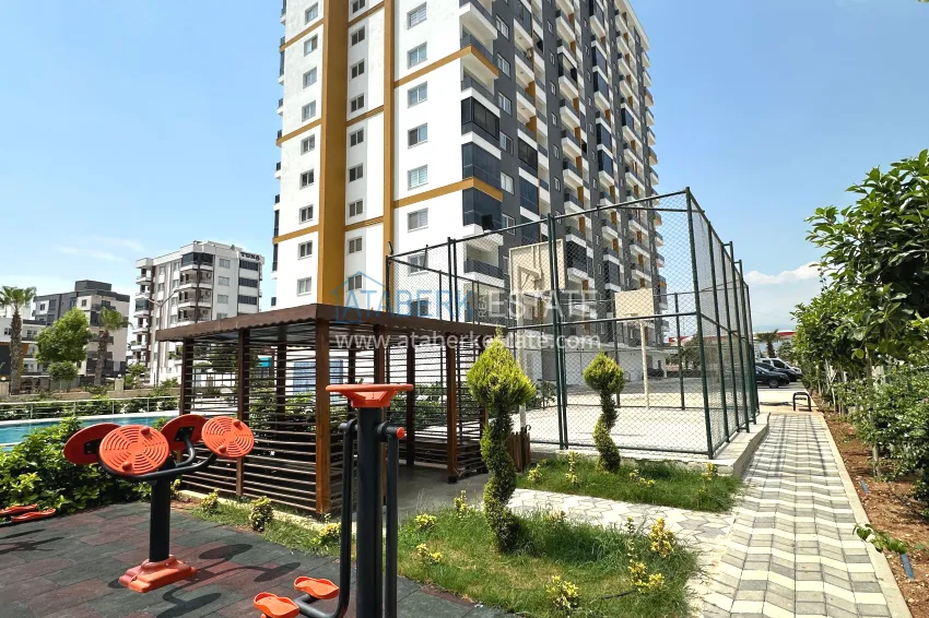 One bedroom apartment with new furniture, separate kitchen and 2 balconies in Mersin, Tomyuk 8