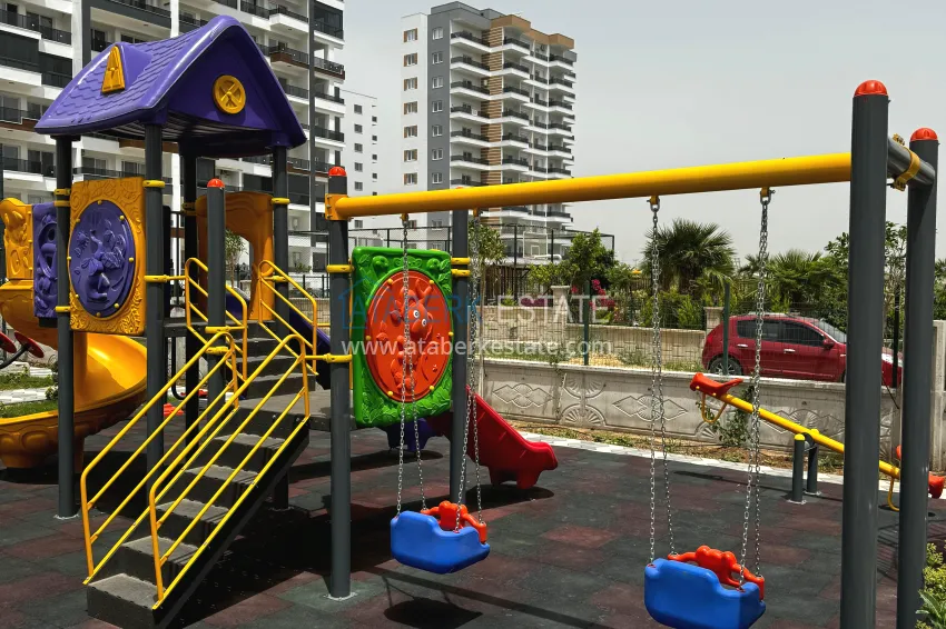 One bedroom apartment with new furniture, separate kitchen and 2 balconies in Mersin, Tomyuk 10