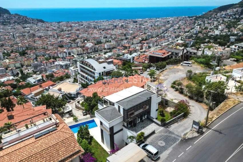 Luxury villa with panoramic views of the sea and the castle in Alanya — Kucukhasbahce district 6