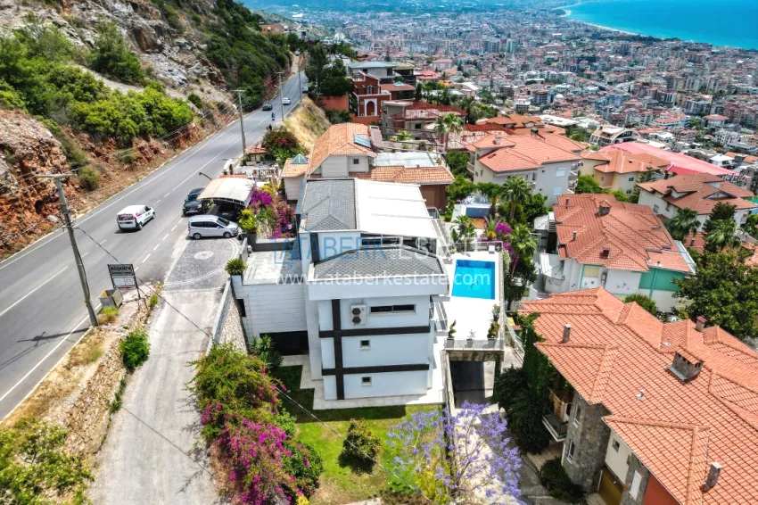 Luxury villa with panoramic views of the sea and the castle in Alanya — Kucukhasbahce district 7