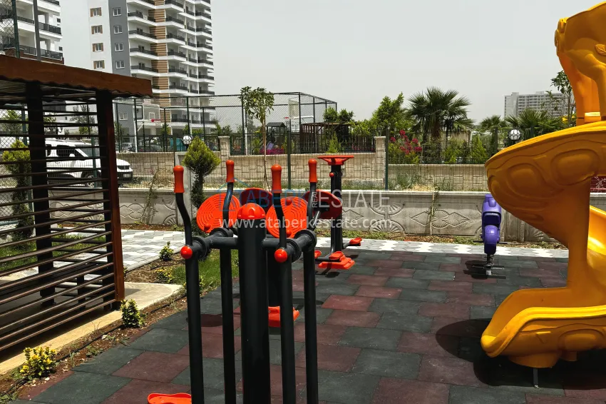 One bedroom apartment with new furniture, separate kitchen and 2 balconies in Mersin, Tomyuk 14