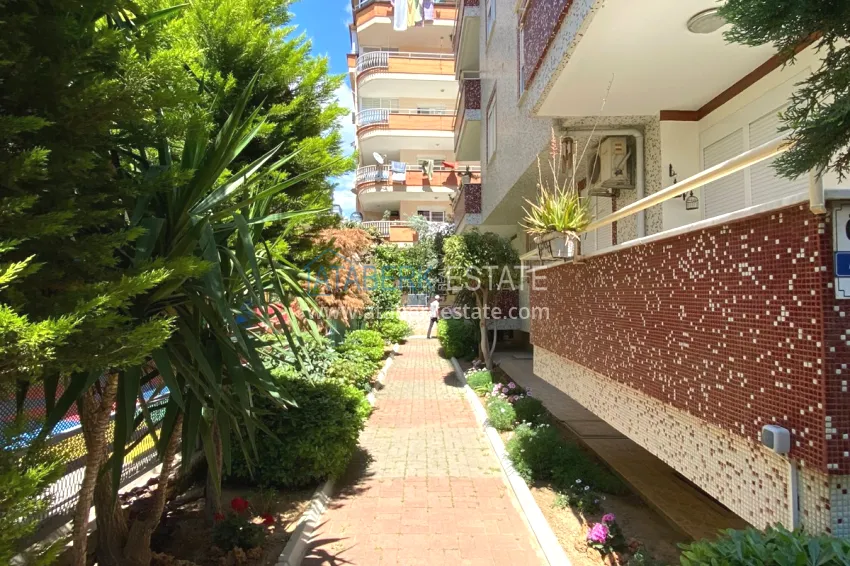 Property from owner in Alanya — three-room apartment with furniture in Oba 12