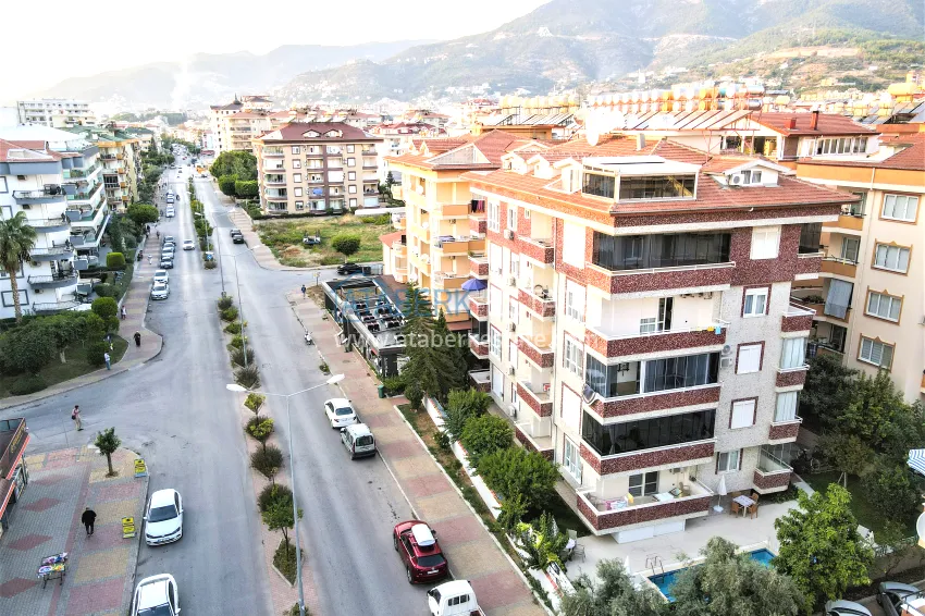 Property from owner in Alanya — three-room apartment with furniture in Oba 3