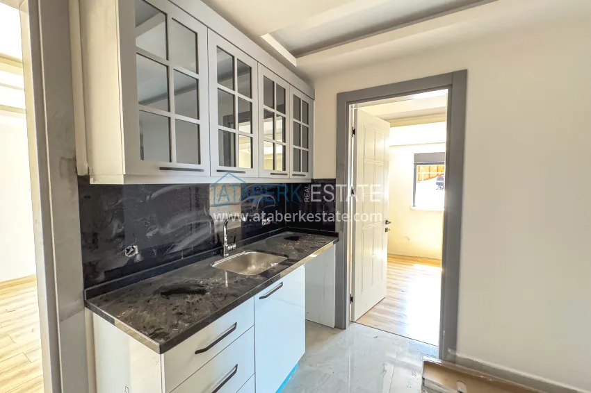 Purchase 4+1 panoramic penthouse duplex in the center of Alanya — the first coastal one, suitable for citizenship 17