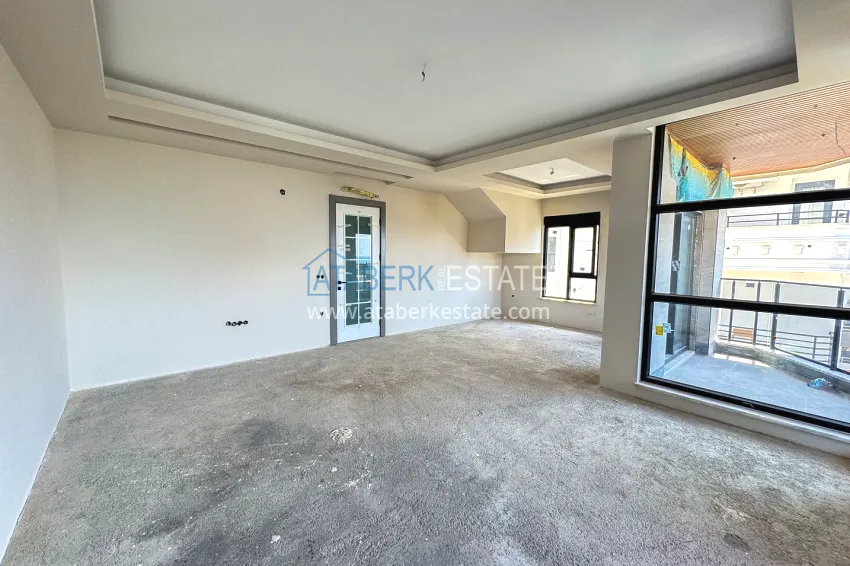Purchase 4+1 panoramic penthouse duplex in the center of Alanya — the first coastal one, suitable for citizenship 2