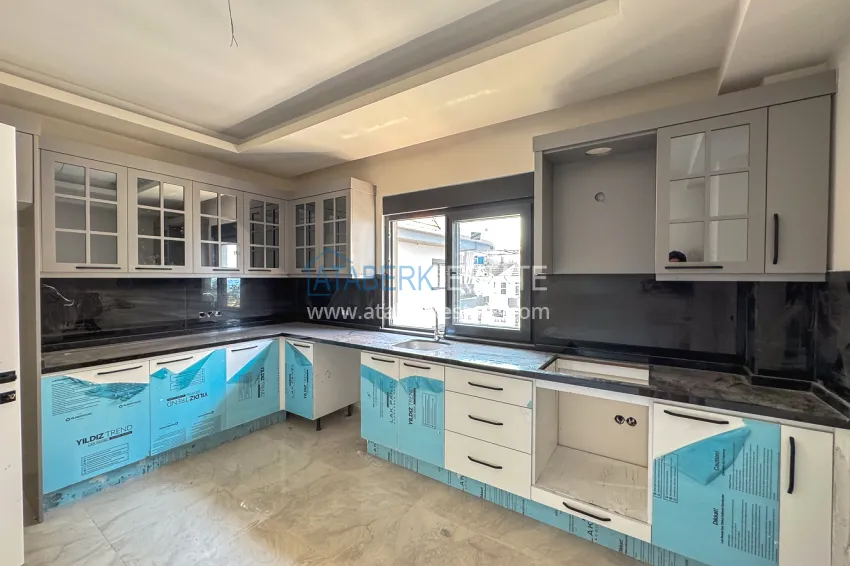 Purchase 4+1 panoramic penthouse duplex in the center of Alanya — the first coastal one, suitable for citizenship 6
