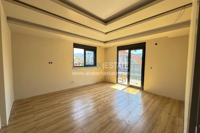 Purchase 4+1 panoramic penthouse duplex in the center of Alanya — the first coastal one, suitable for citizenship 9