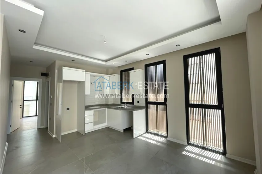 Purchase Modern 1+1 apartment in the center of Alanya, Cleopatra beach area 3