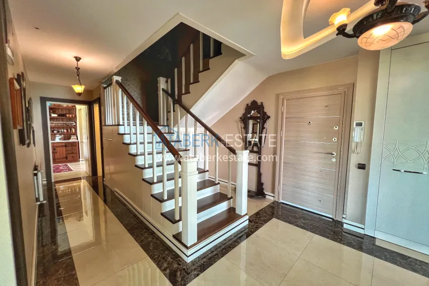 Purchase Panoramic 5+1 duplex with separate kitchen in the center of Alanya, Bektash - suitable for citizenship 1