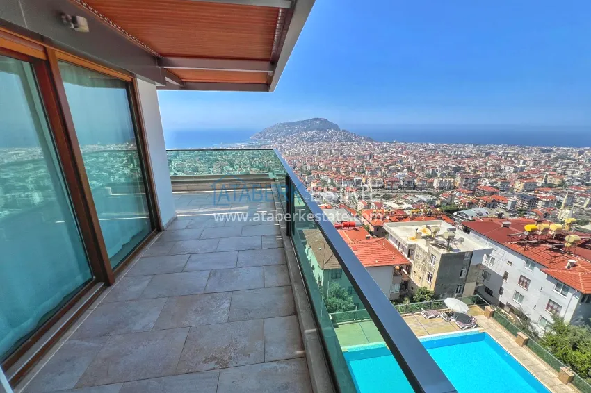 Purchase Panoramic 5+1 duplex with separate kitchen in the center of Alanya, Bektash - suitable for citizenship 25
