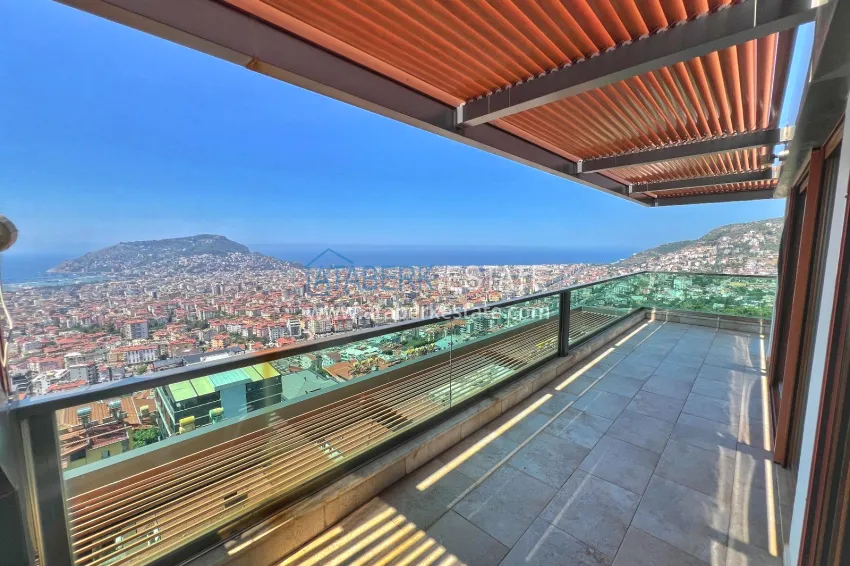 Purchase Panoramic 5+1 duplex with separate kitchen in the center of Alanya, Bektash - suitable for citizenship 26