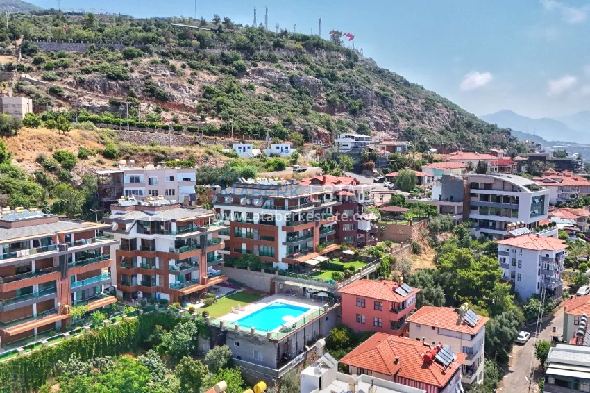 Panoramic 5+1 duplex with separate kitchen in the center of Alanya, Bektash - suitable for citizenship 3
