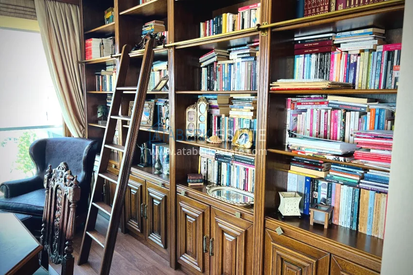 Purchase Panoramic 5+1 duplex with separate kitchen in the center of Alanya, Bektash - suitable for citizenship 5
