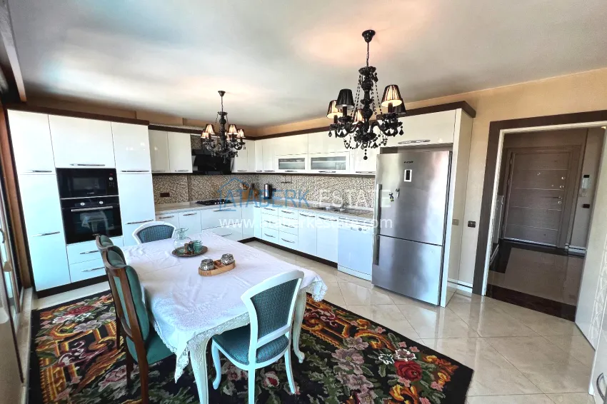 Purchase Panoramic 5+1 duplex with separate kitchen in the center of Alanya, Bektash - suitable for citizenship 8
